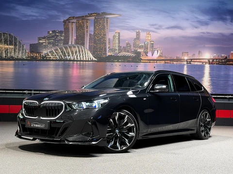 BMW 5 Serie Touring 520i |Panorama|HeadUp|Trekhaak|Crystal|Carbon|BTW