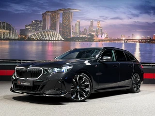 BMW 5 Serie Touring 520i |Panorama|HeadUp|Trekhaak|Crystal|Carbon|BTW