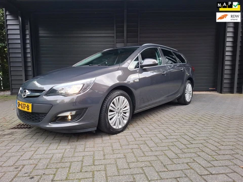 Opel Astra Sports Tourer 1.4 Turbo Blitz Carplay cruise trekhaak erg netjes