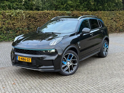 Lynk & Co 01 1.5 | 2023 | Zwarte hemel | Panoramadak | 360° Camera | 20 inch