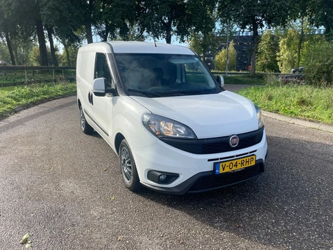 Fiat Doblò Cargo 1.6 MJ L1H1 Airco Bluetooth Schuifdeur Rechts Navigatie
