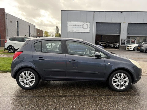 Opel Corsa 1.4-16V Cosmo nieuwe APK