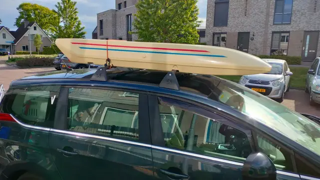 Dakkoffer / skibox, geschikt voor een oldtimer of een moderne auto.