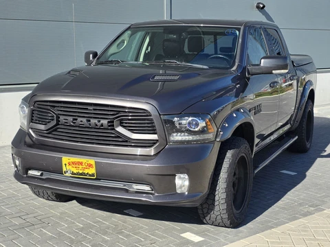 Dodge SPORT 4X4 CREW CAB. 5,7LTR V8 AUT. NIGHT EDITION LAGE CAT. WAARDE!!
