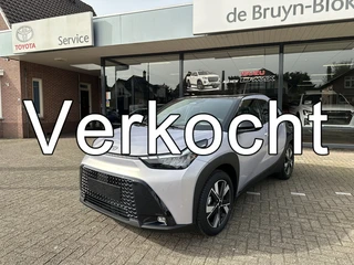 Toyota Aygo X Hybrid 115 pulse stoelverwarming / keyless start / parkeersensoren voor + achter / Nav