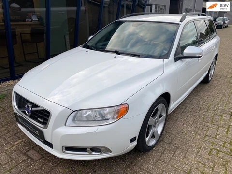 Volvo V70 2.5FT R-Design Automaat 230PK LEER / XENON / PDC / ECC