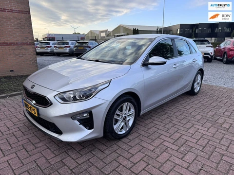 Kia CEED 1.6 CRDi DynamicLine, Marge, Euro 6, Apple Carplay, Hatchback,