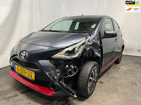 Toyota Aygo 1.0 VVT-i x-play - Aandrijfas Defect - Schade