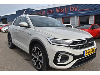 Volkswagen T-Roc 1.5 TSI R-Line Business+ , FACELIFT  !! , EL PANODAK  , LMV19 ,  A UITRIJ CAM  ,  V