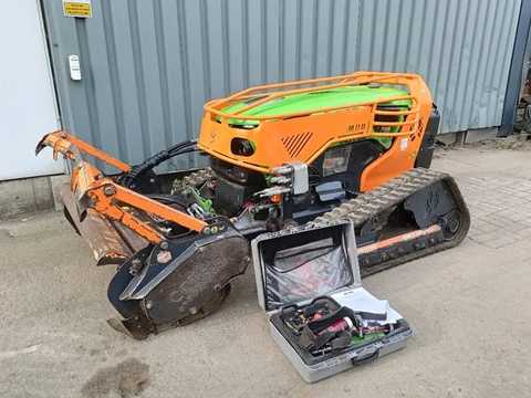MDB LV600 PRO remote control mower robot frees grinder