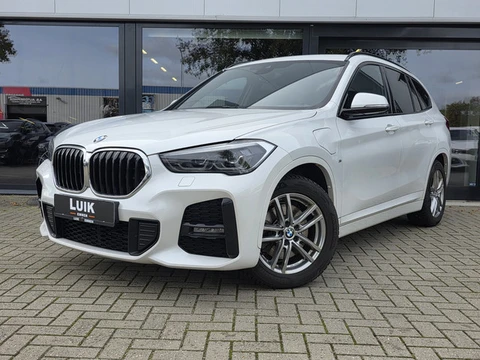 BMW X1 xDrive25e M-Sport + NAVIGATIE + LM VELGEN + LED