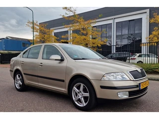 Skoda Octavia 1.6 FSI Elegance PSENSOR CRUISE 2 X SLEUTELS
