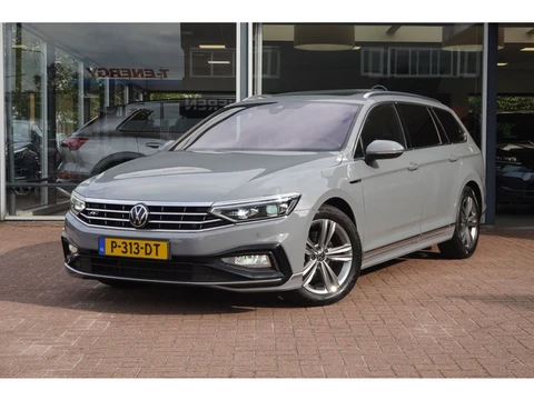 Volkswagen Passat Variant 1.5 TSI R-Line Business + Panodak | Carplay | Automaat | Camera | Vol opti
