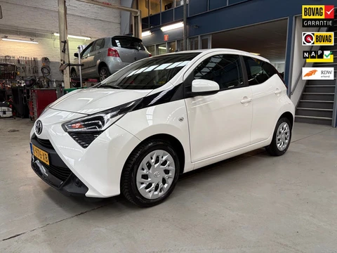 Toyota Aygo 1.0 VVT-i x-play | Apple carplay / Android auto | Navigatie | Camera | Airco | NAP | Rij