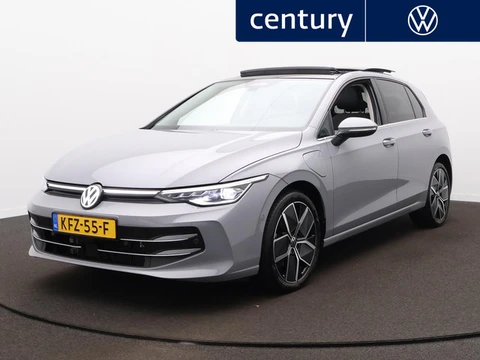 Volkswagen Golf 1.5 eHybrid Style Edition | Panodak | Camera | Trekhaak | Elek. Stoel | ACC |