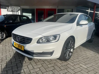 VOLVO V60 1.6 T3 150PK  Momentum  150 PK  NW Distributieriem  Bluetooth  Trekhaak  
