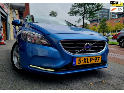Volvo V40 2.0 D4 Momentum Business Nette Staat