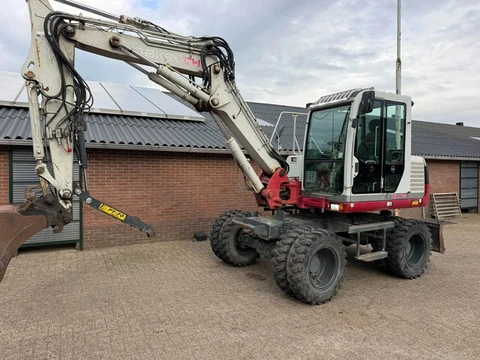 Takeuchi TB 175 W Graafmachine (bj 2008)