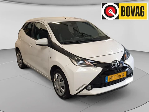Toyota Aygo 1.0 VVT-i x-play Navi| Airco| Camera