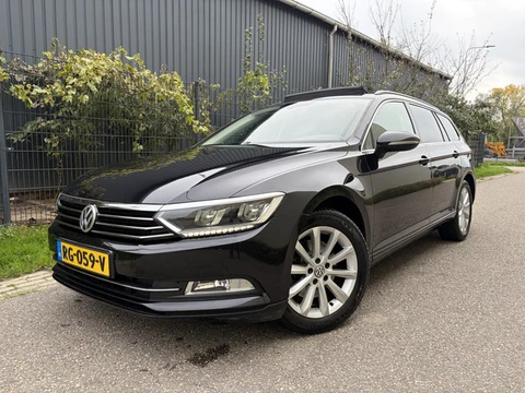 Volkswagen Passat Variant 1.4 TSI Highline Business R / AUTOMAAT / NAVI / CRUISE / PANORAMADAK / 126
