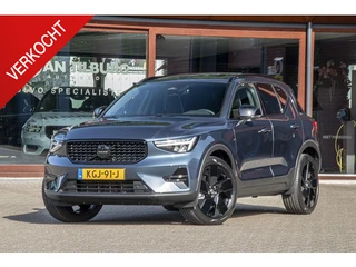 VOLVO XC40 2.0 B4 PLUS BLACK EDITION