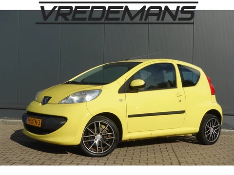 Peugeot 107 1.0-12V XR