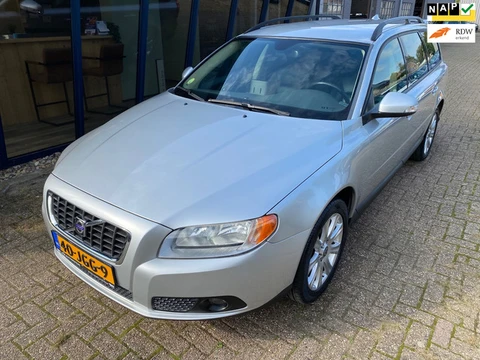 Volvo V70 2.0 Kinetic LEER / NAVI / YOUNGTIMER