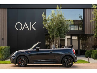 MINI Cabrio 2.0 John Cooper Works F1 Aut. | Navi | JCW-Stoelen | H&K | Head-Up | Camera | 17"LM | En