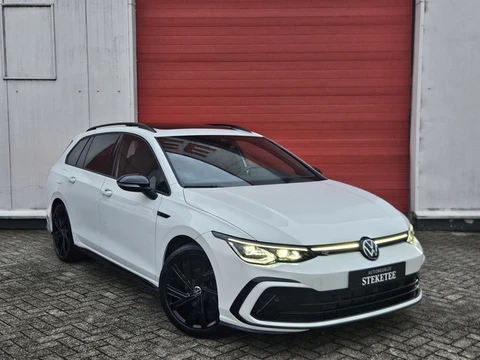 Volkswagen Golf Variant 1.5 eTSI R-Line Business+ | Pano | Elek. Trekhaak | Rijklaar inclusief 1 jaa