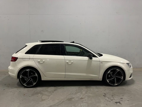 Audi A3 Sportback 2.0 TDI S-line Automaat Pano