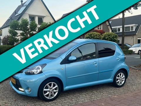 Toyota Aygo 1.0 VVT-i Dynamic Blue NL-AUTO-NAP APK T/M 12-27!!