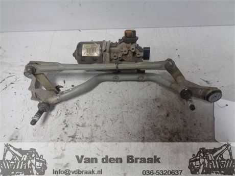 Renault Clio IV Hatchback 2012-2019 Ruitenwissermechaniek en motor voorzijde