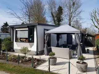 Chalet te koop op watersport camping de Hoge Waard in Andel
