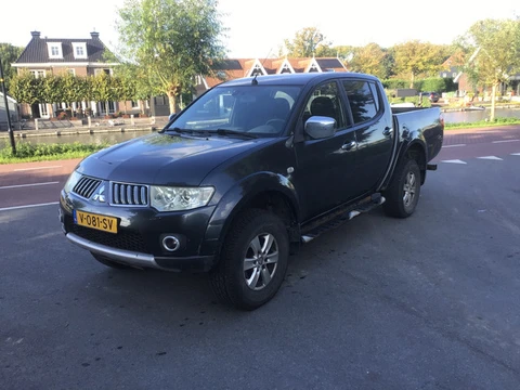 Mitsubishi L200 BIEDEN 2011/197000km prijs is excl btw Word verkocht in opdracht van klant