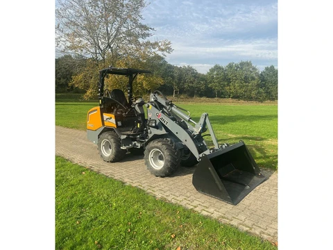 Giant 2700 HD shovel - 2022 - 550 uur
