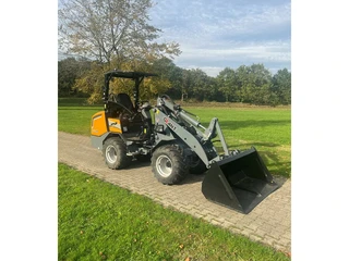 Giant 2700 HD shovel - 2022 - 550 uur