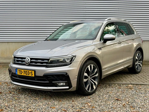Volkswagen Tiguan R-Line 1.4 TSI 4Motion Highline automaat [ Pano, Adpt cruise,leer,1e eig, dealer o