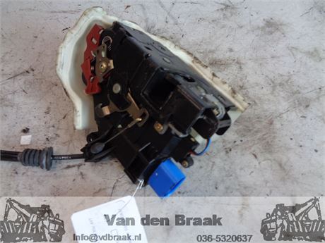 Volkswagen Phaeton 2002-2015 Deurslot rechts voor