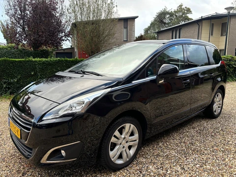 Peugeot 5008 1.6 THP Blue Lease Executive