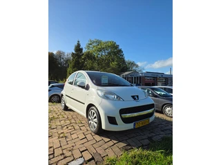 Peugeot 107 1.0-12V Millesim 200