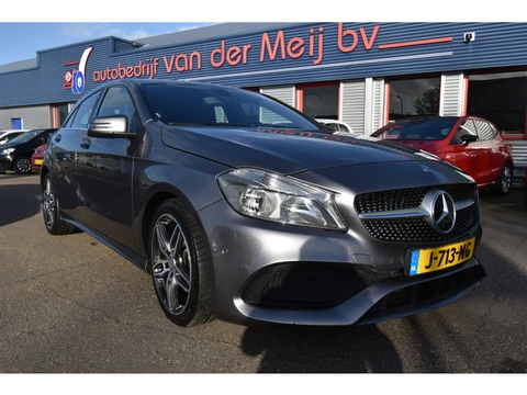 Mercedes-Benz A-Klasse 160 AMG Night Edition Plus , AIRCO ,  PDC V+A , NAVI , LMV18 ,