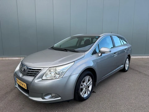 Toyota Avensis Wagon 1.8 VVTi Dynamic CLIMA | NAVI | TREKHAAK !