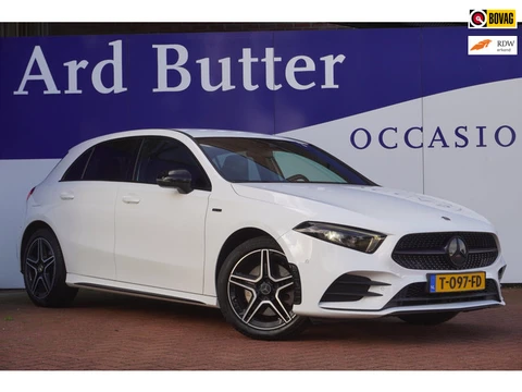 Mercedes-Benz A-klasse 250 e Business Line AMG PHEV / Camera / Navi / Sfeer-verl / Stoelverwarm. / L