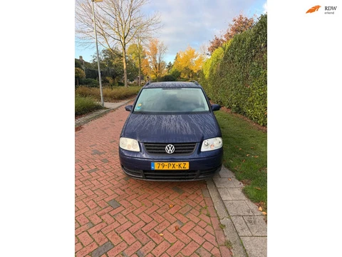Volkswagen Touran 1.6-16V FSI Turijn, APK 15-02-2027.