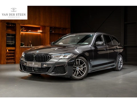 BMW 5-serie Touring 520i Business Edition Plus Sensatec M Sport | Dealer Onderhouden | Elektr. Trekh
