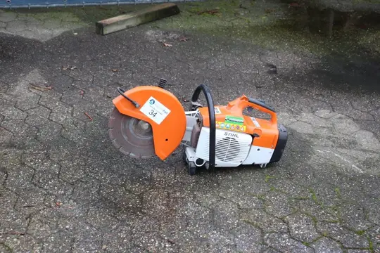 Betonzaag met diamantblad en 2 watertanks = STIHL TS 400 = DEMO machine