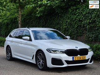 BMW 5-serie Touring 530e M Sport LED CarPlay Elek. Stoelen 100% dealer onderhouden 530e Business Edi
