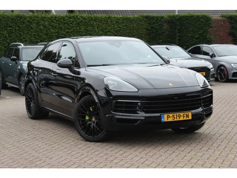 Porsche Cayenne Coupé 3.0 E-Hybrid / Trekhaak / Panoramadak / 360Camera / Luchtvering / 22'' / Leder