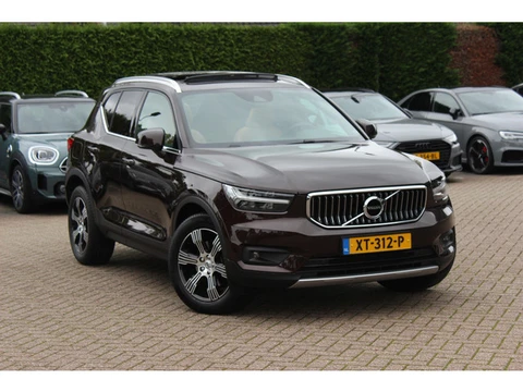 Volvo XC40 2.0 T4 Inscription / Trekhaak / Panoramadak / Camera / Leder / 18'' / Elektr. Stoelen / C