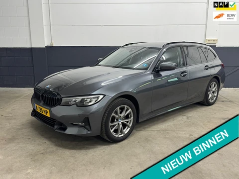BMW 3-serie Touring 320i High Executive Edition. Navi. Sfeer. Elc. Trekhaak. Sportstoelen. Nap.